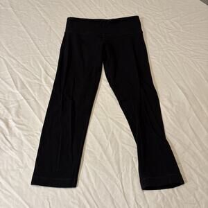 Lululemon Black Capri Leggings Size 4 Womens Athletic Wear